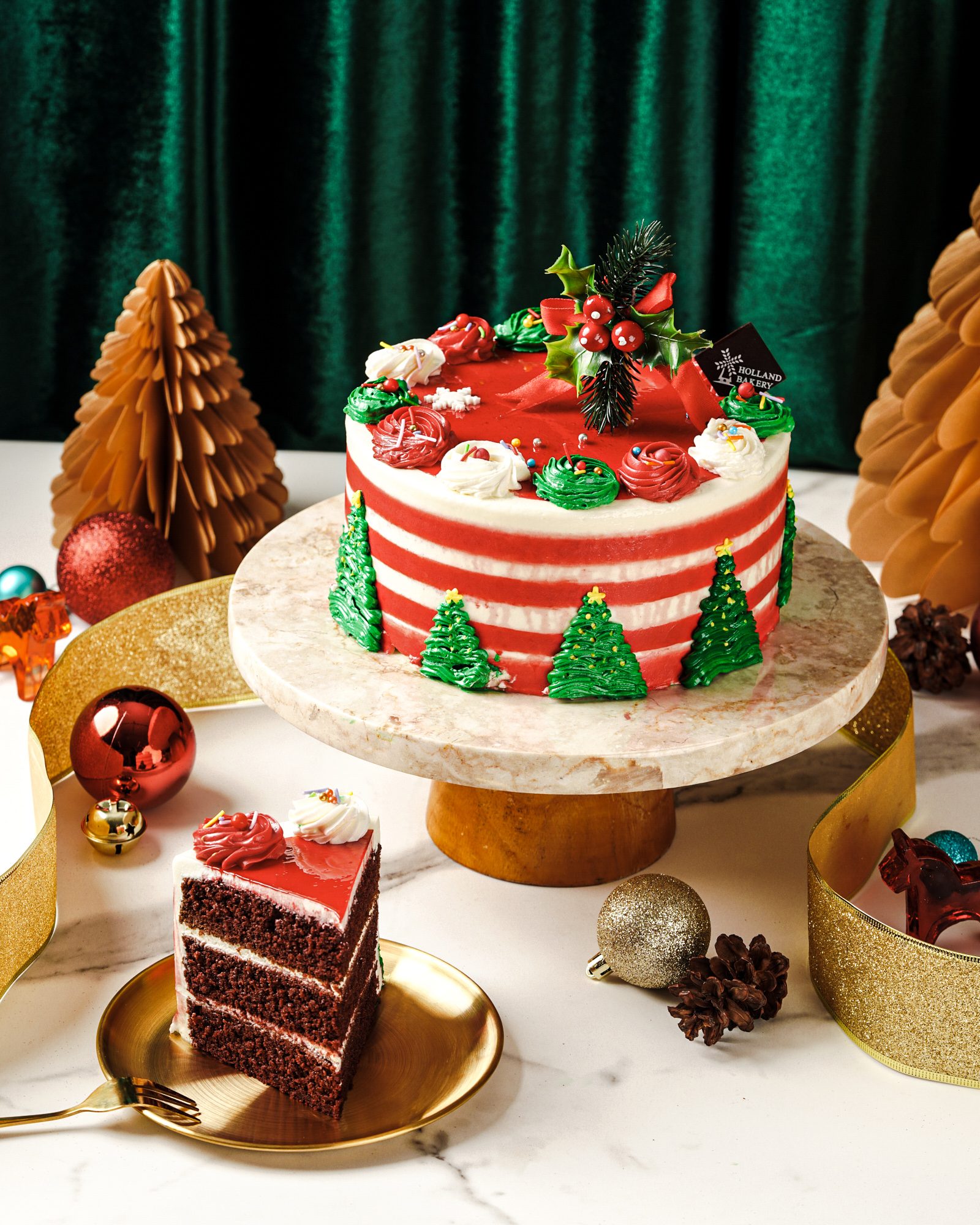 Foto cake perayaan natal by iCAN Studio  Jakarta — dokumentasi momen spesial dengan kualitas fotografi profesional