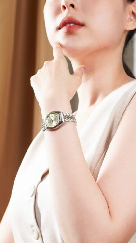 Jisu Watch Portrait photoshoot hasil editing profesional iCAN Studio Jakarta — model Jisu dengan pencahayaan studio premium